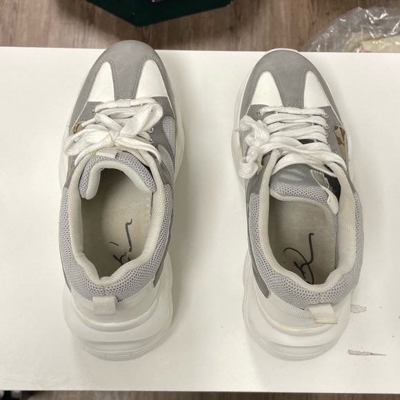 Chunky white sneakers with Coach pieces - Picture 9 of 9